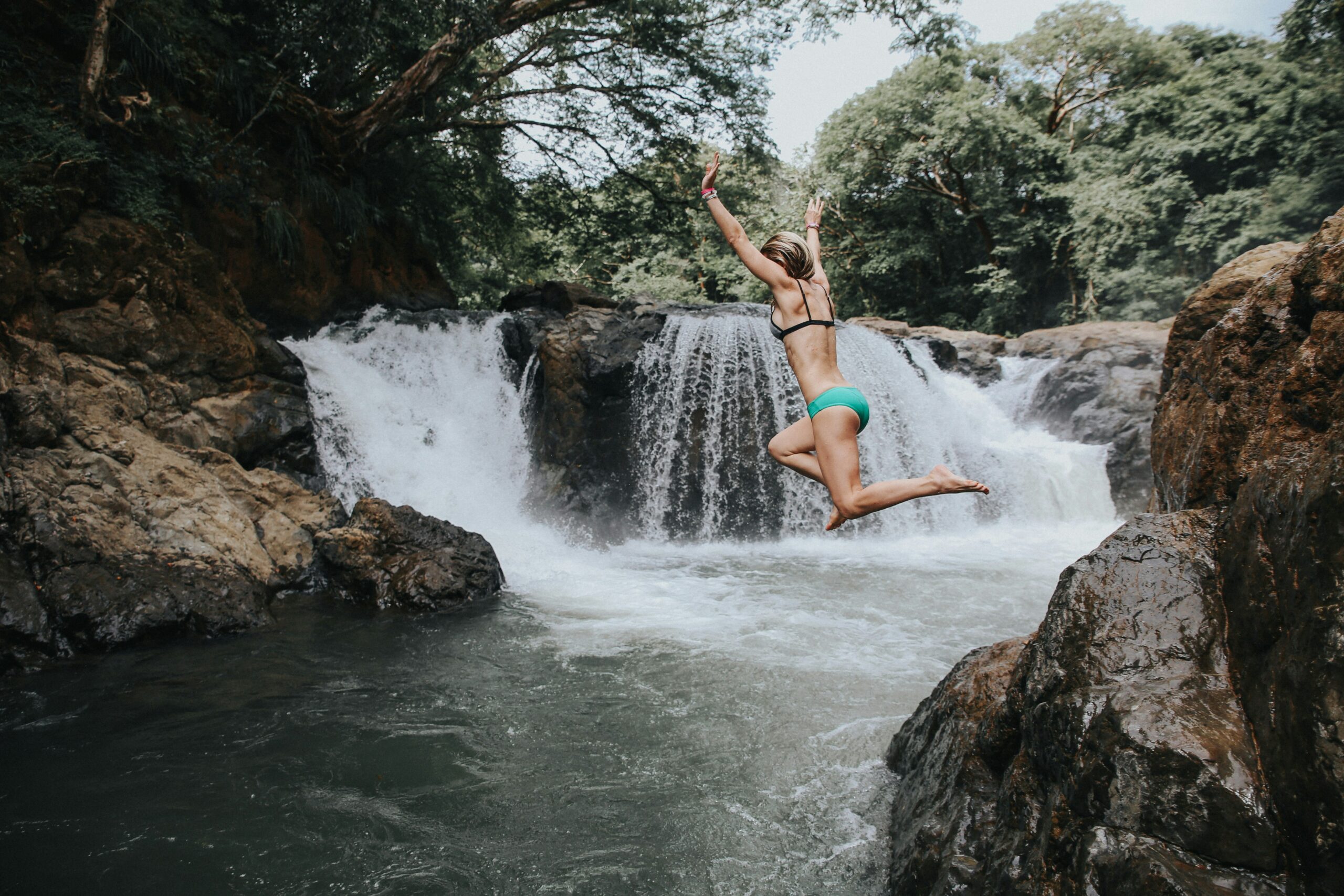 Cliff Jumping acti
